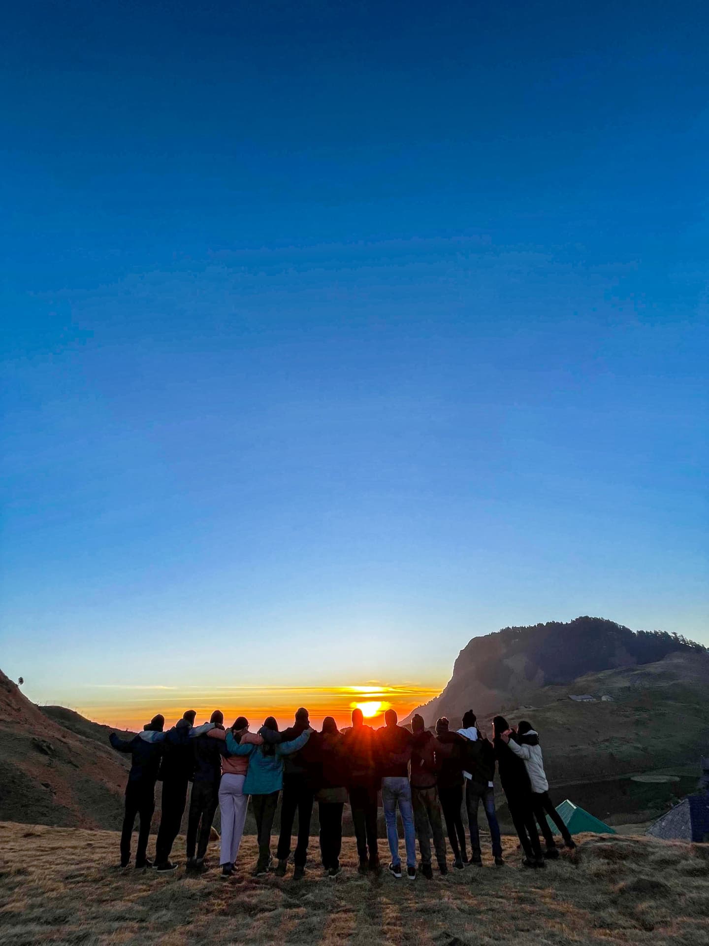 Long Weekend Parashar Lake & Bir Billing Trip