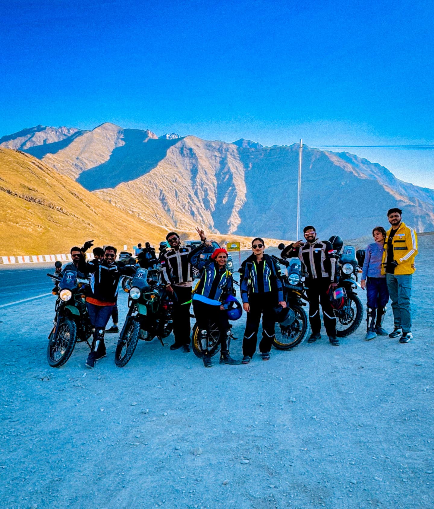 8 Days Adventurous Ladakh Circuit with Umling La & Tso Moriri